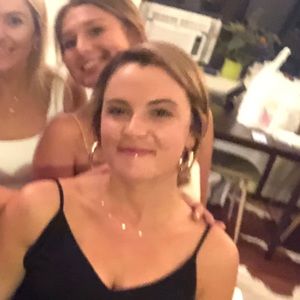 Meet your Posher, Madeline